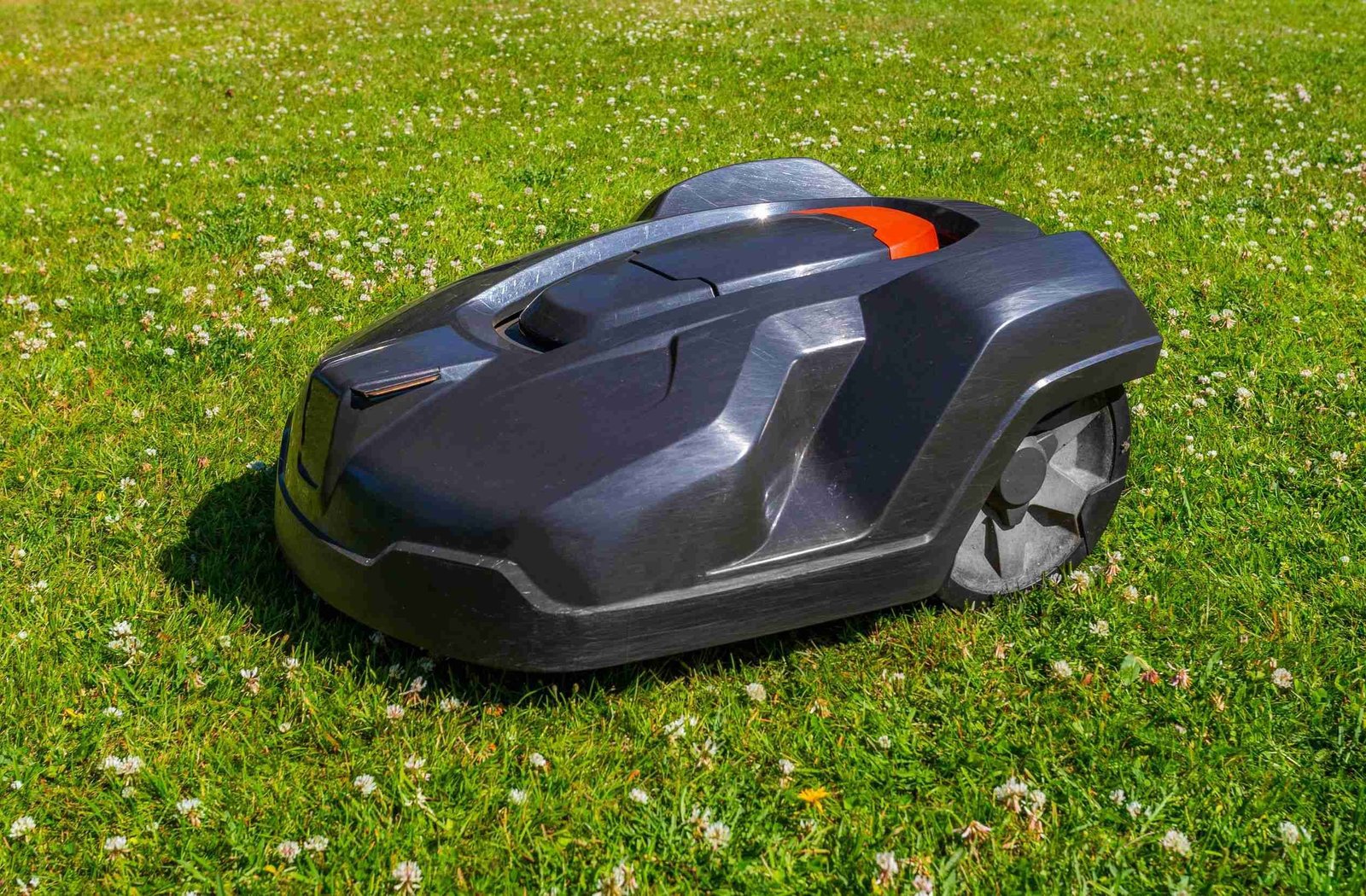 5 Robot Mowers That Handle Large Lawns with Ease