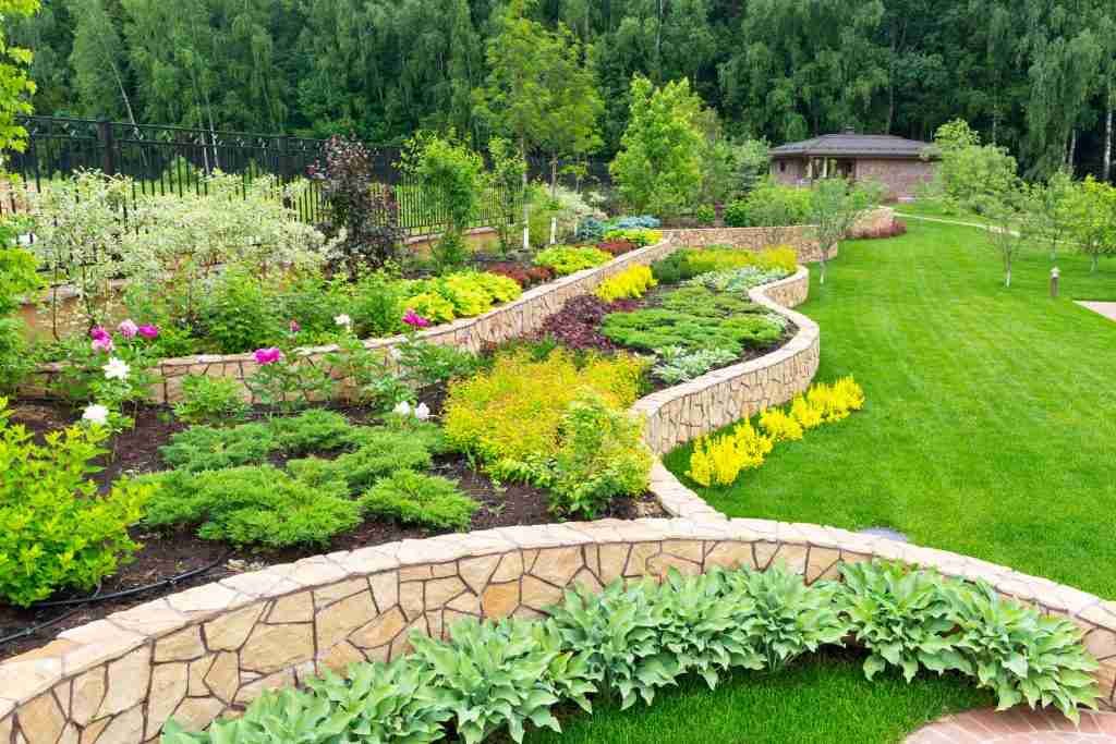 yard plan with retaining walls