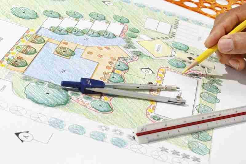 3 Best Lawn Mowing Shoes